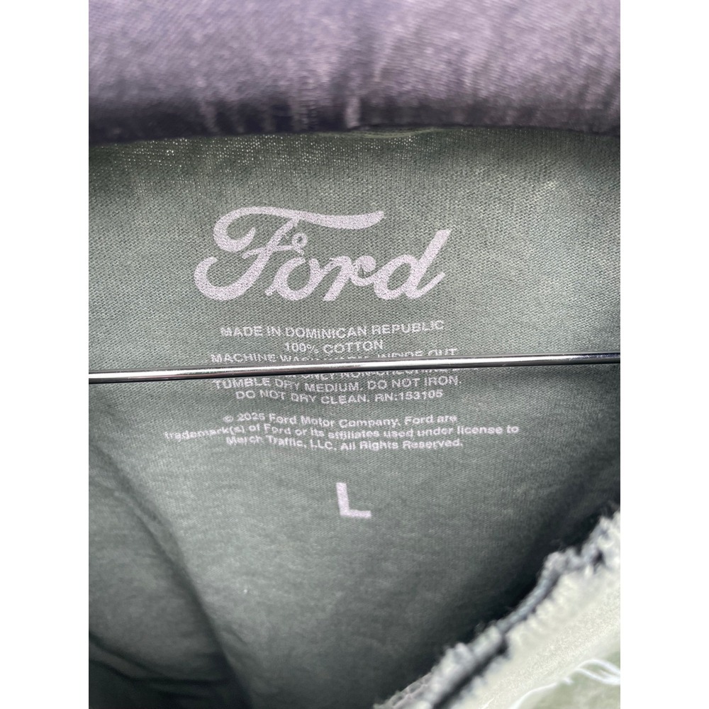NWOT Ford Bronco A Rare Breed Hand‎ Distressed Graphic T-Shirt Mens Large - Picture 2 of 3